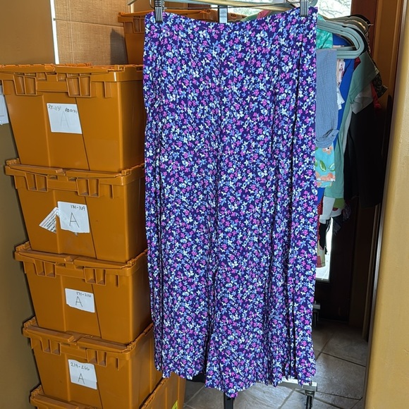 Vintage Diane Von Furstenberg Purple & White Ditsy Floral Maxi Skirt Size 8 - Picture 7 of 7